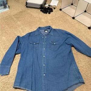 Wrangler’s Blue Denim Shirt